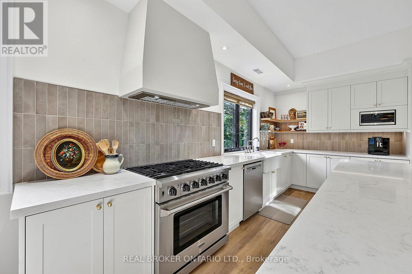 17 Mill Street, East Gwillimbury, ON photo 12