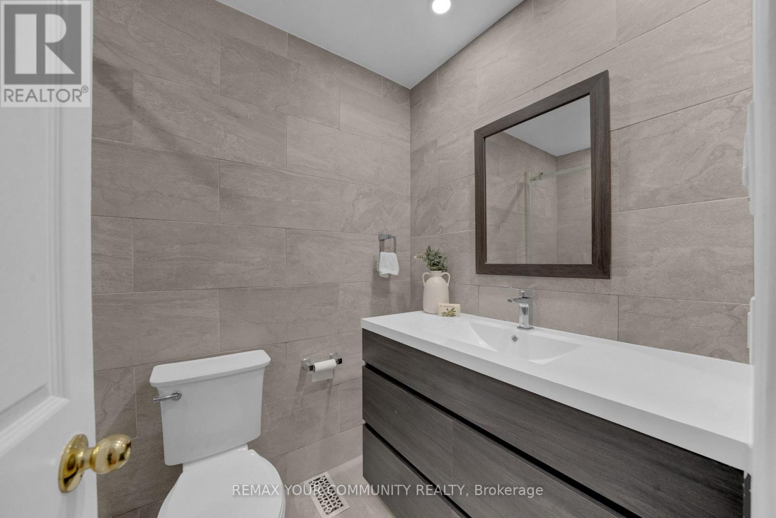 118 Waterbury Street, Caledon, ON photo 34