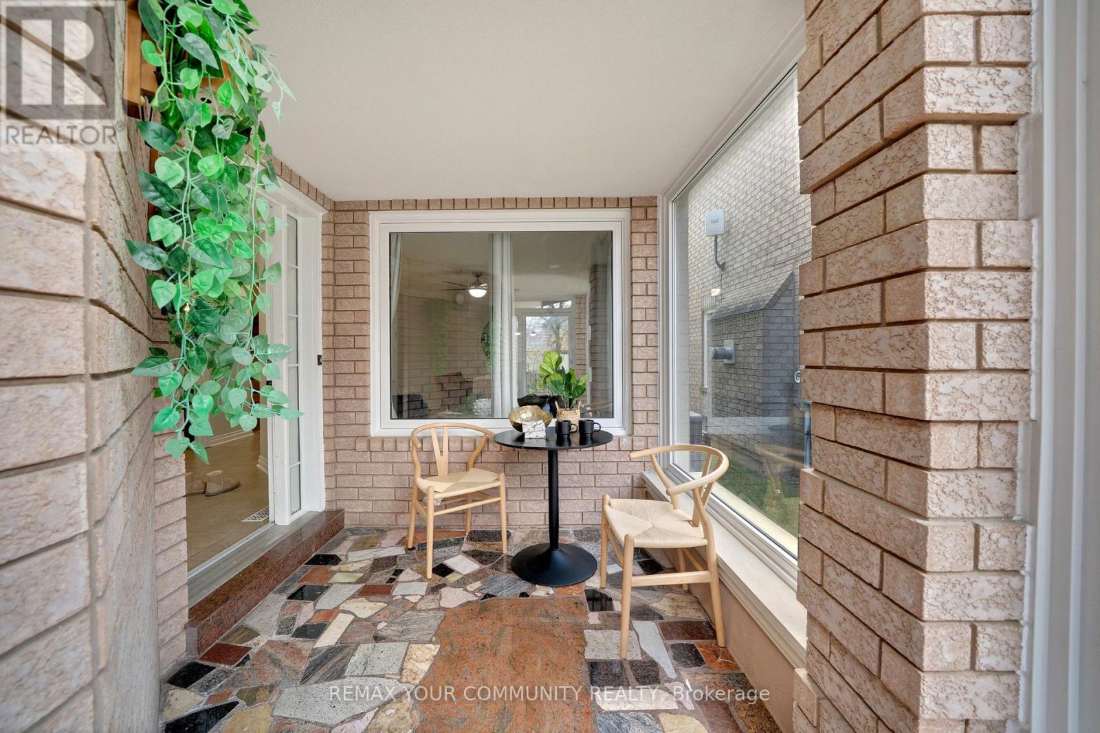118 WATERBURY STREET, Caledon (Bolton East) — photo 4