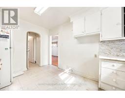 431 Ridelle Avenue, Toronto, ON M6B1K3 Photo 11