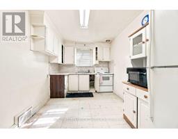 431 Ridelle Avenue, Toronto, ON M6B1K3 Photo 12