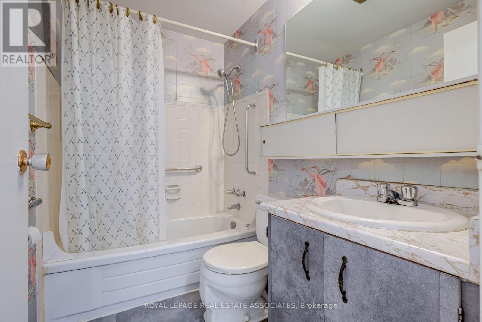 215 Mississauga Valley Boulevard, Mississauga, ON photo 34
