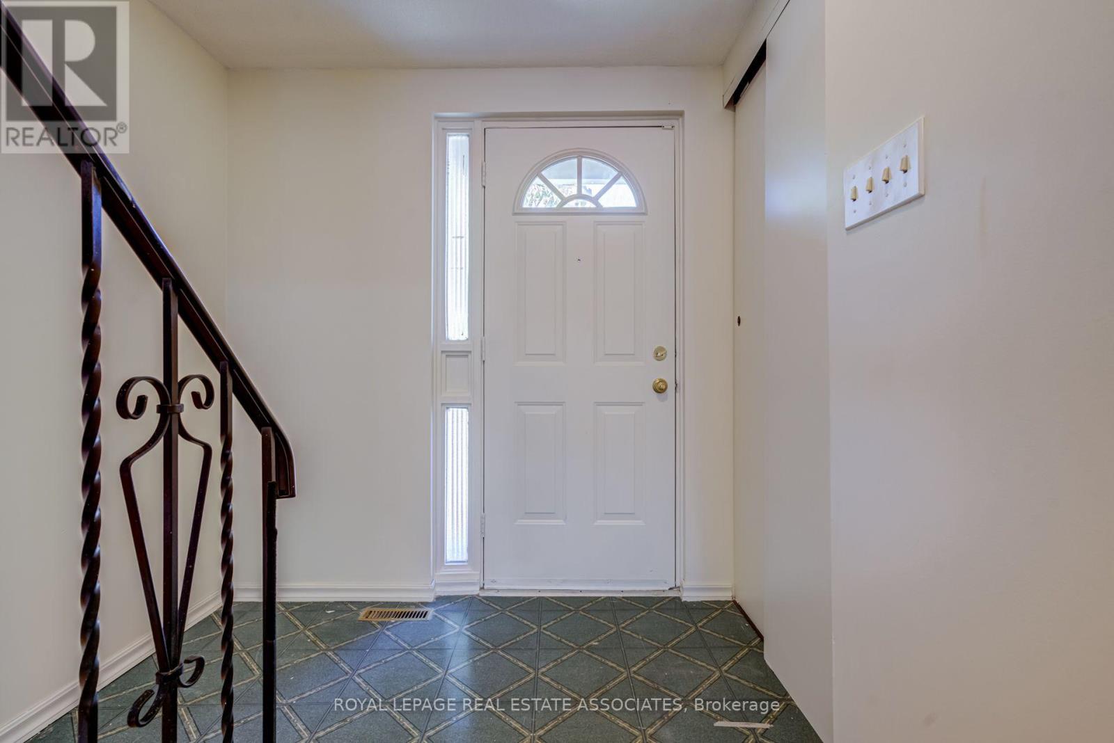 215 MISSISSAUGA VALLEY BOULEVARD, Mississauga (Mississauga Valleys) — photo 4