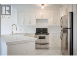 7401 Village Walk, Mississauga, ON L5W1X6 Photo 12