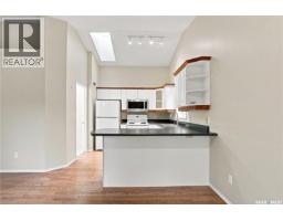 3pc Ensuite bath - 323 Garvie Road, Saskatoon, SK S7S1A3 Photo 9
