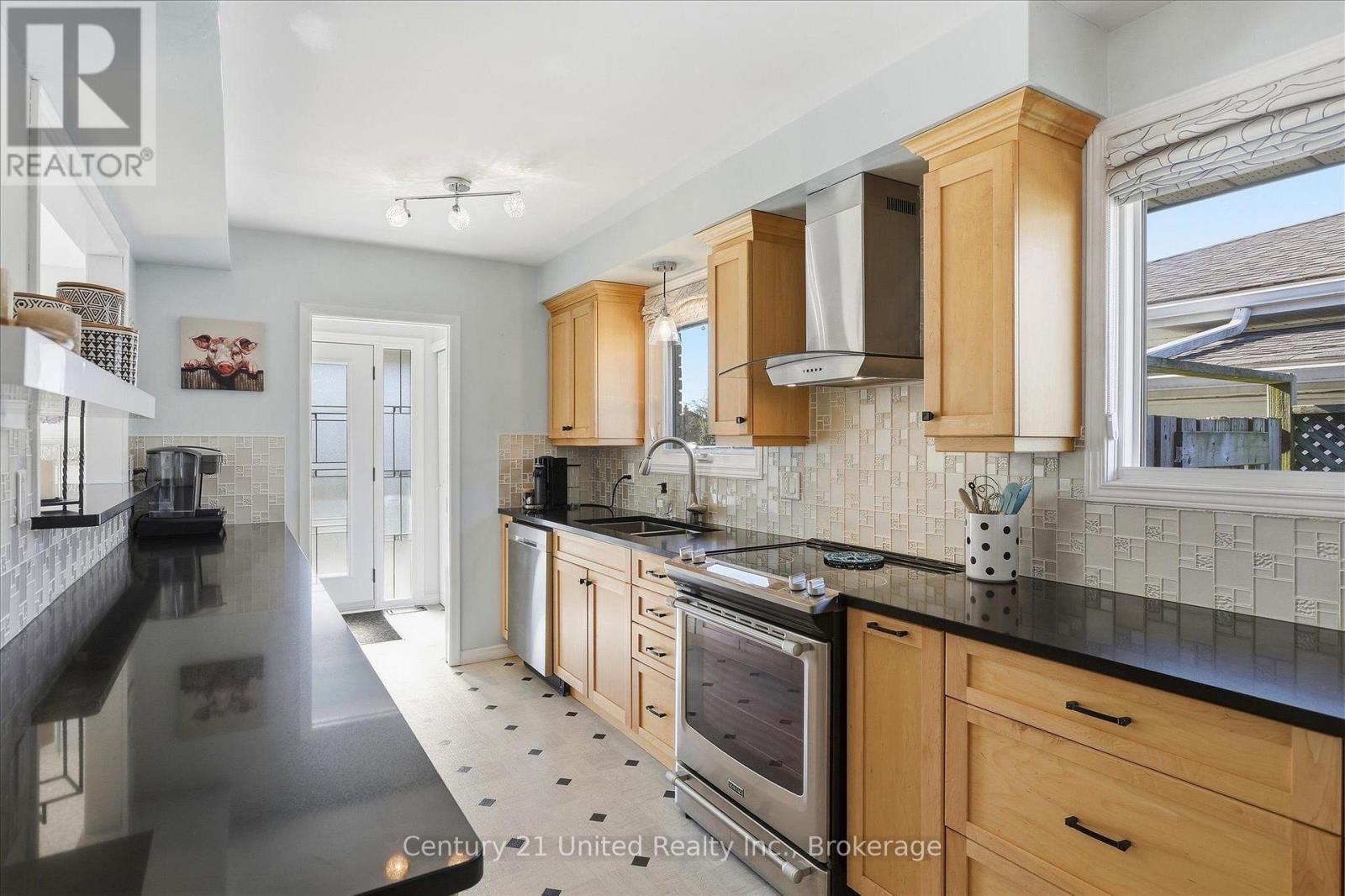 898 Sydenham Road, Peterborough, ON photo 10