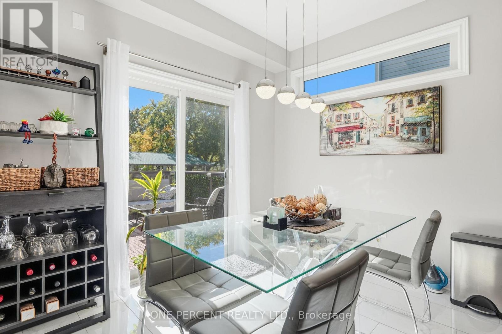 71 LAURENT AVENUE - 15
