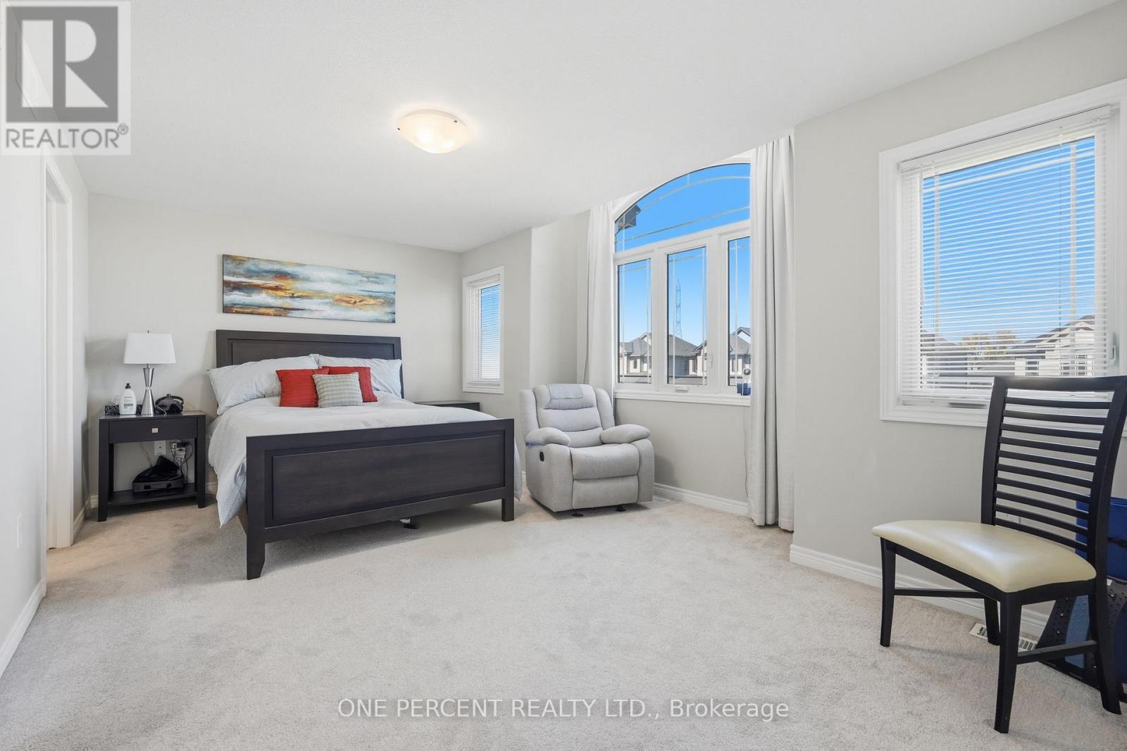 71 LAURENT AVENUE - 19