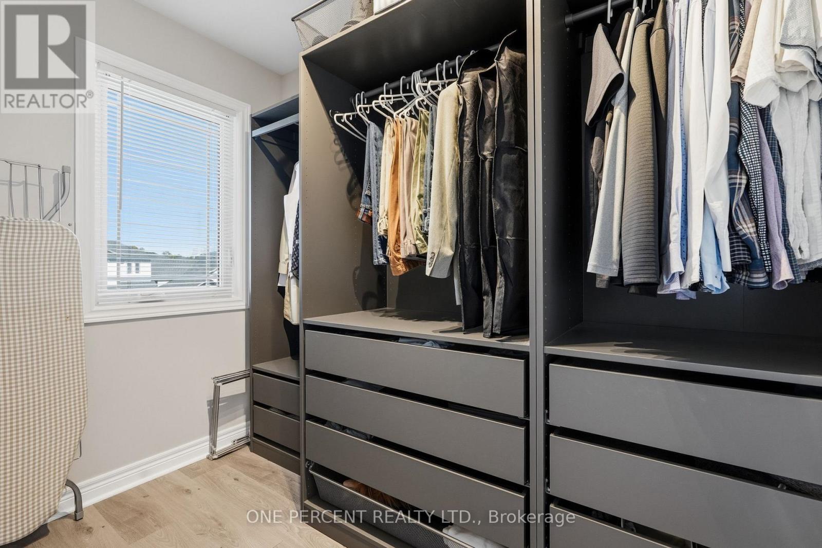 71 LAURENT AVENUE - 22