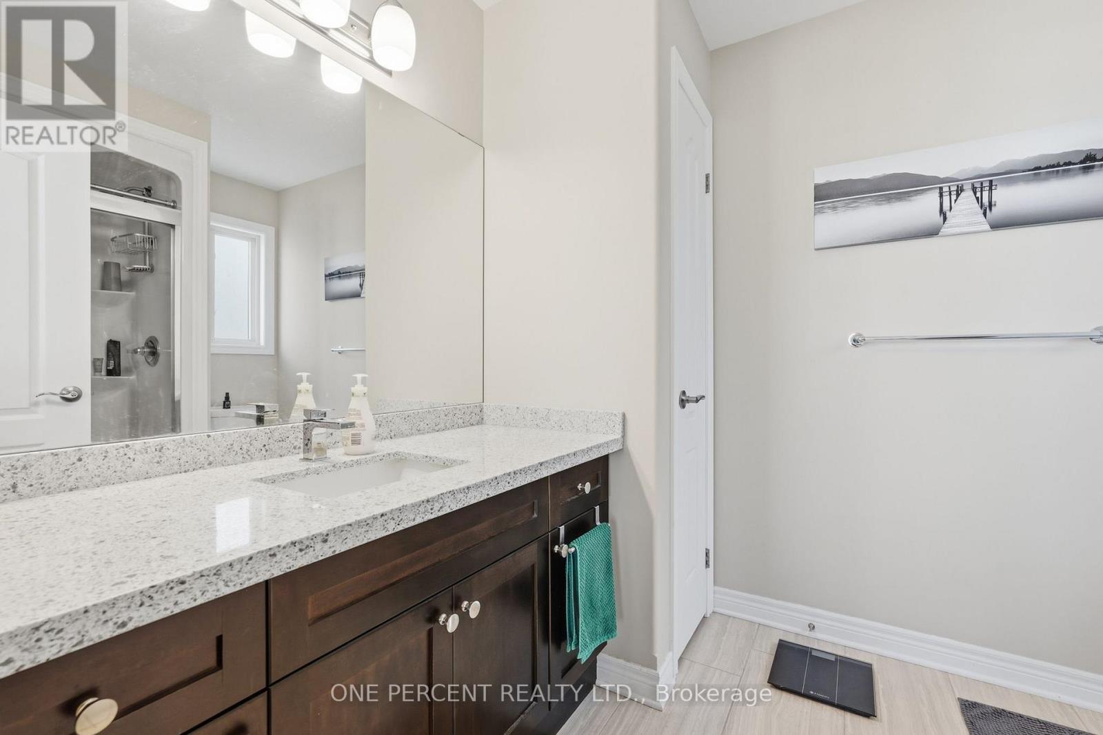 71 LAURENT AVENUE - 23