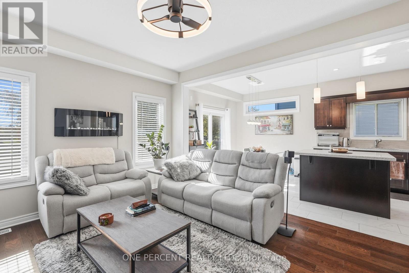 71 LAURENT AVENUE - 7