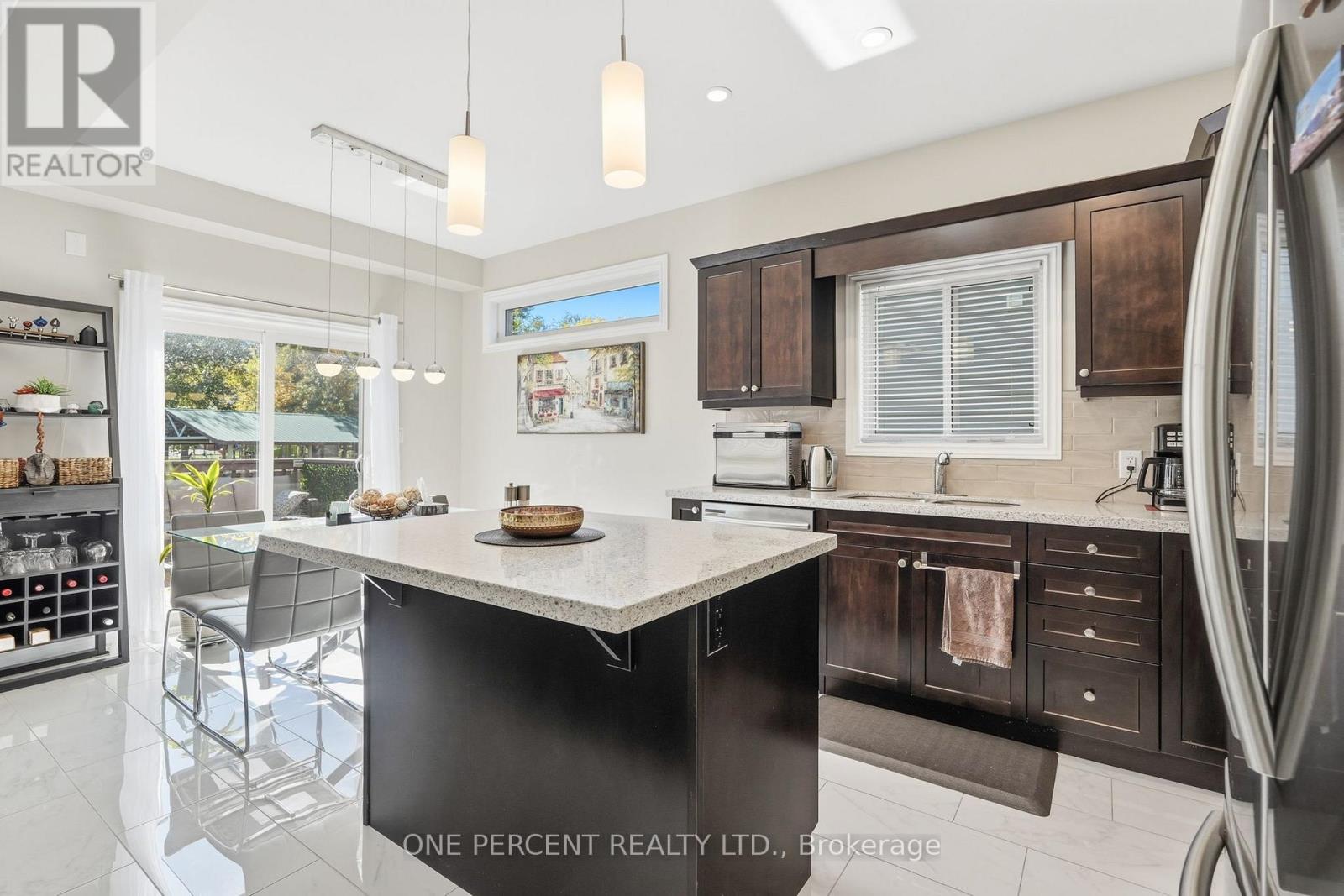 71 LAURENT AVENUE - 9