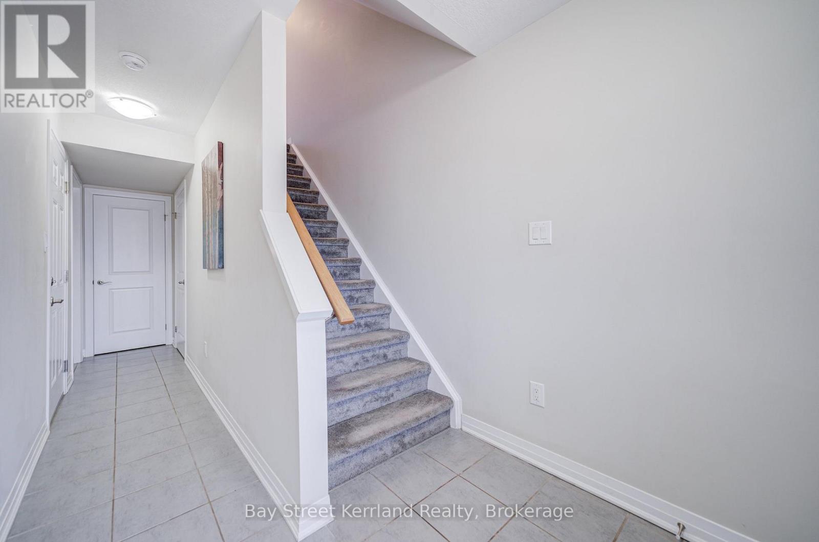 7 Sportsman Hill Street, Kitchener, ON photo 4