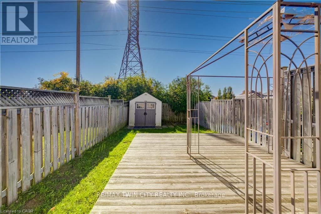 63 SORRENTO Street, Kitchener, ON photo 25