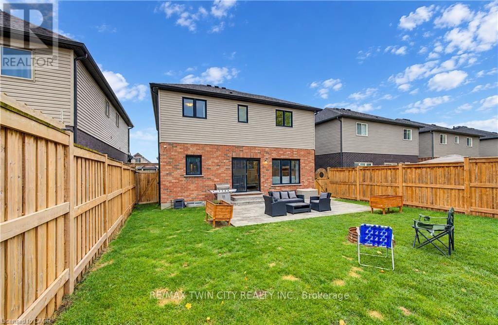 184 SNYDER Avenue North, Woolwich, ON photo 36