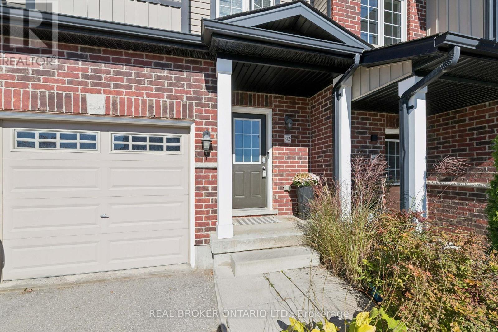 42 RENFREW STREET — photo 2