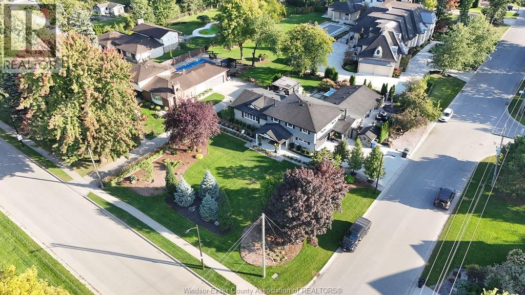 MLS# 26025736: 375 RUSSELL WOODS Drive, Lakeshore, Canada