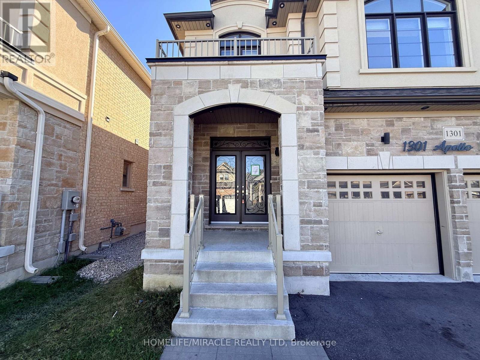 1301 Apollo Street, Oshawa, ON photo 2