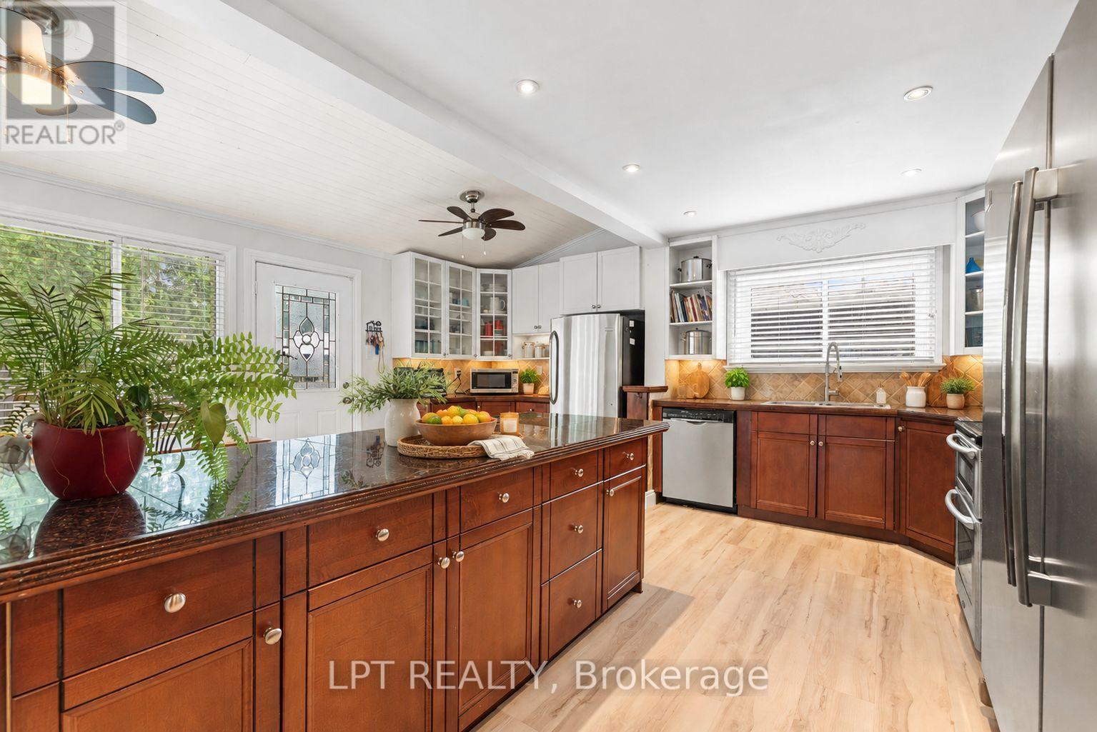 427 Lake Drive East, Georgina, ON photo 15
