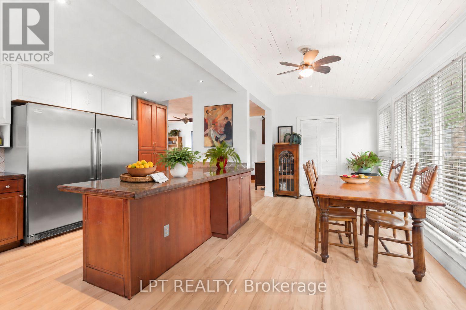 427 LAKE DRIVE E - 14