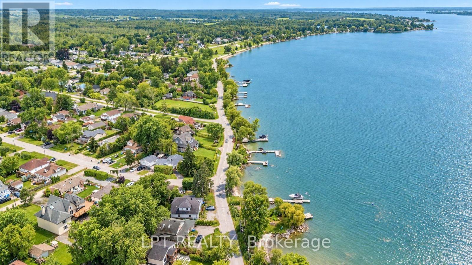 427 LAKE DRIVE E - 44
