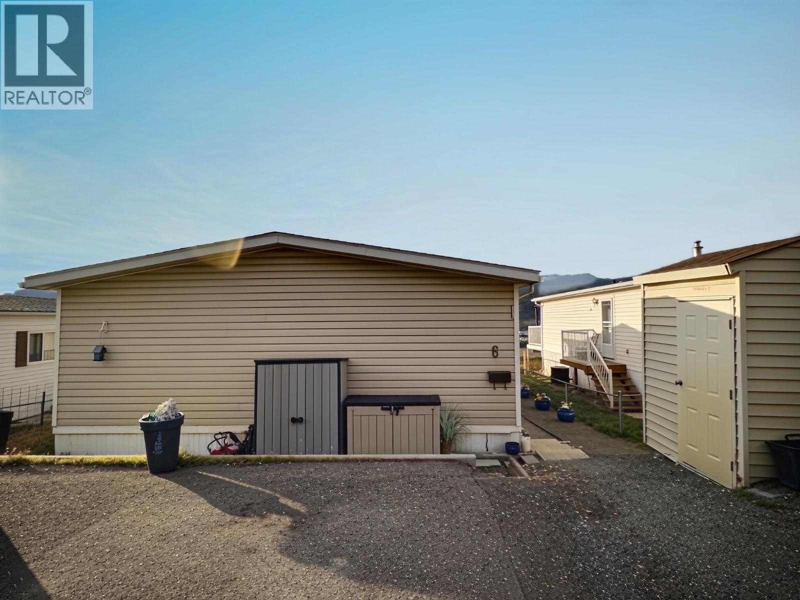 #6 3099 SHUSWAP  E Road - 3