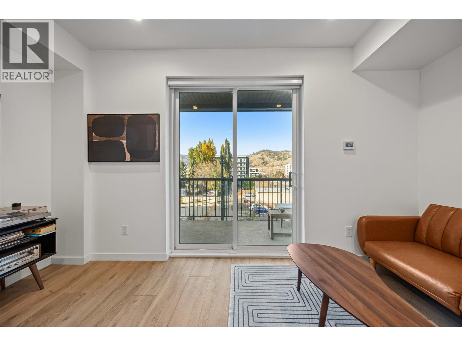 #311 660 Cawston Avenue - 12