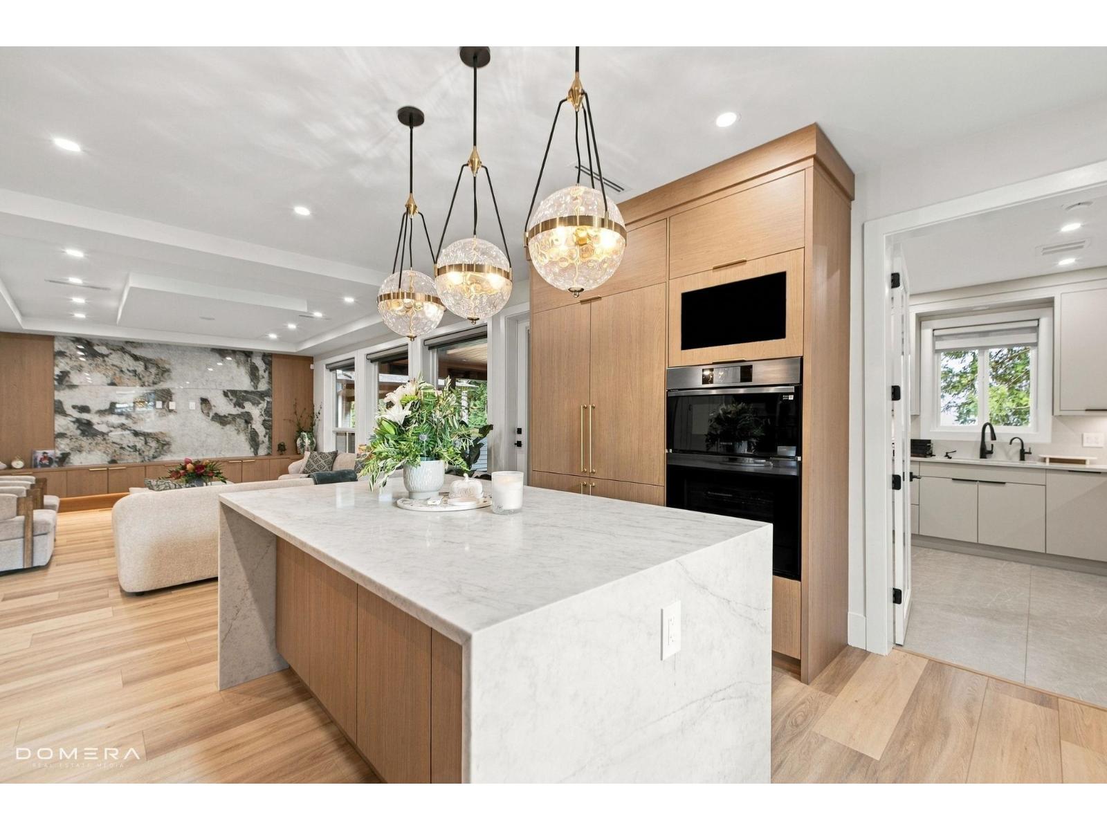 10 Bed, 8 Bath House for Sale in Abbotsford – 2118 OAKRIDGE CRESCENT, Abbotsford – MLS# R3175946 - Image 15
