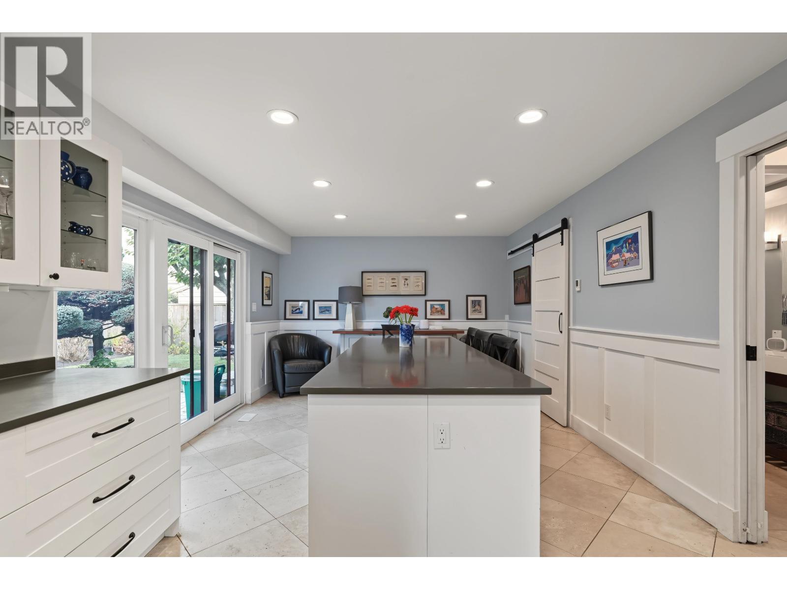Photo of 4927 CEDAR CRESCENT 12