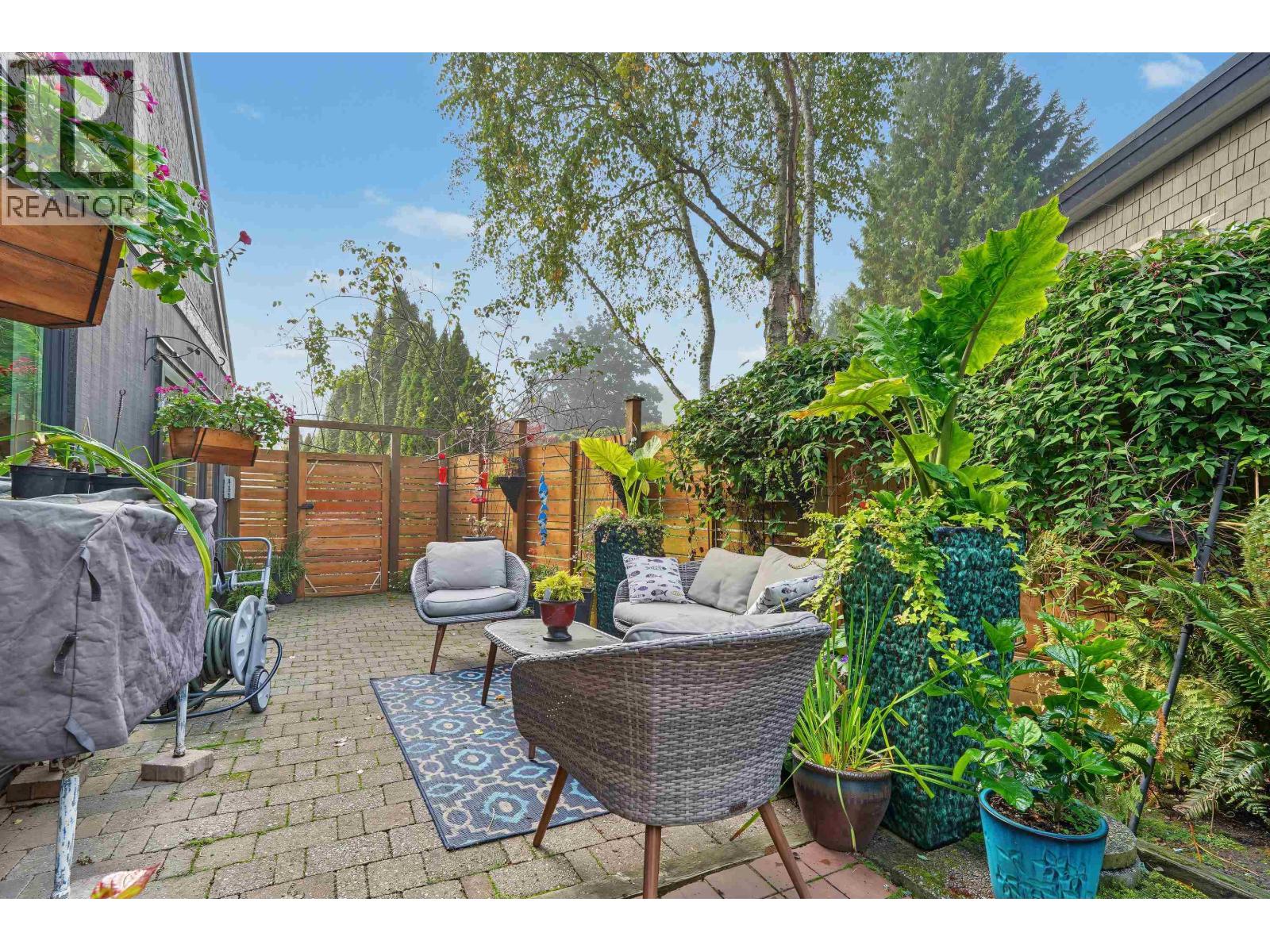 Photo of 4927 CEDAR CRESCENT 32
