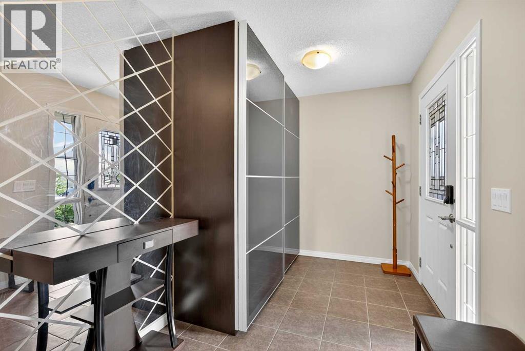 108 Rainbow Falls Row, Chestermere — photo 3