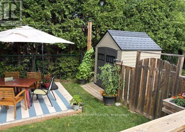 Additional patio for entertaining
