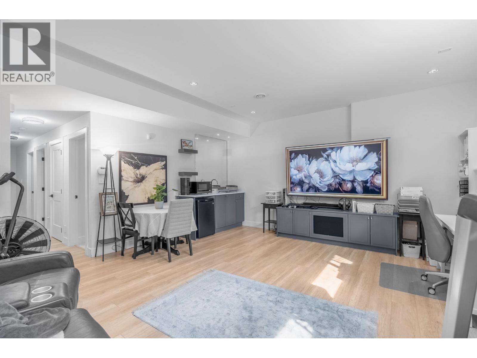 Photo of 101 3416 QUEENSTON AVENUE 25