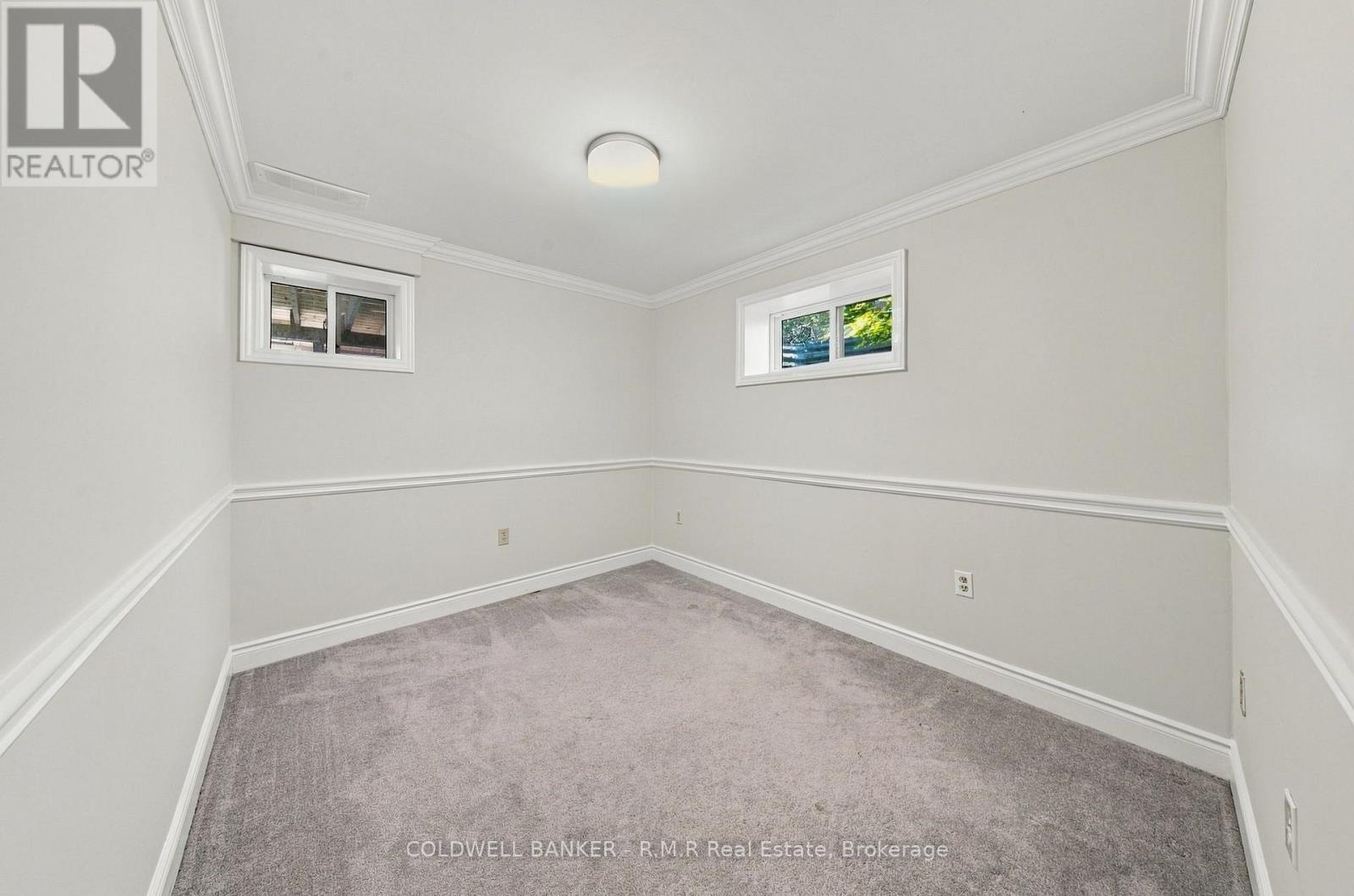 34 HELEN CRESCENT - 38