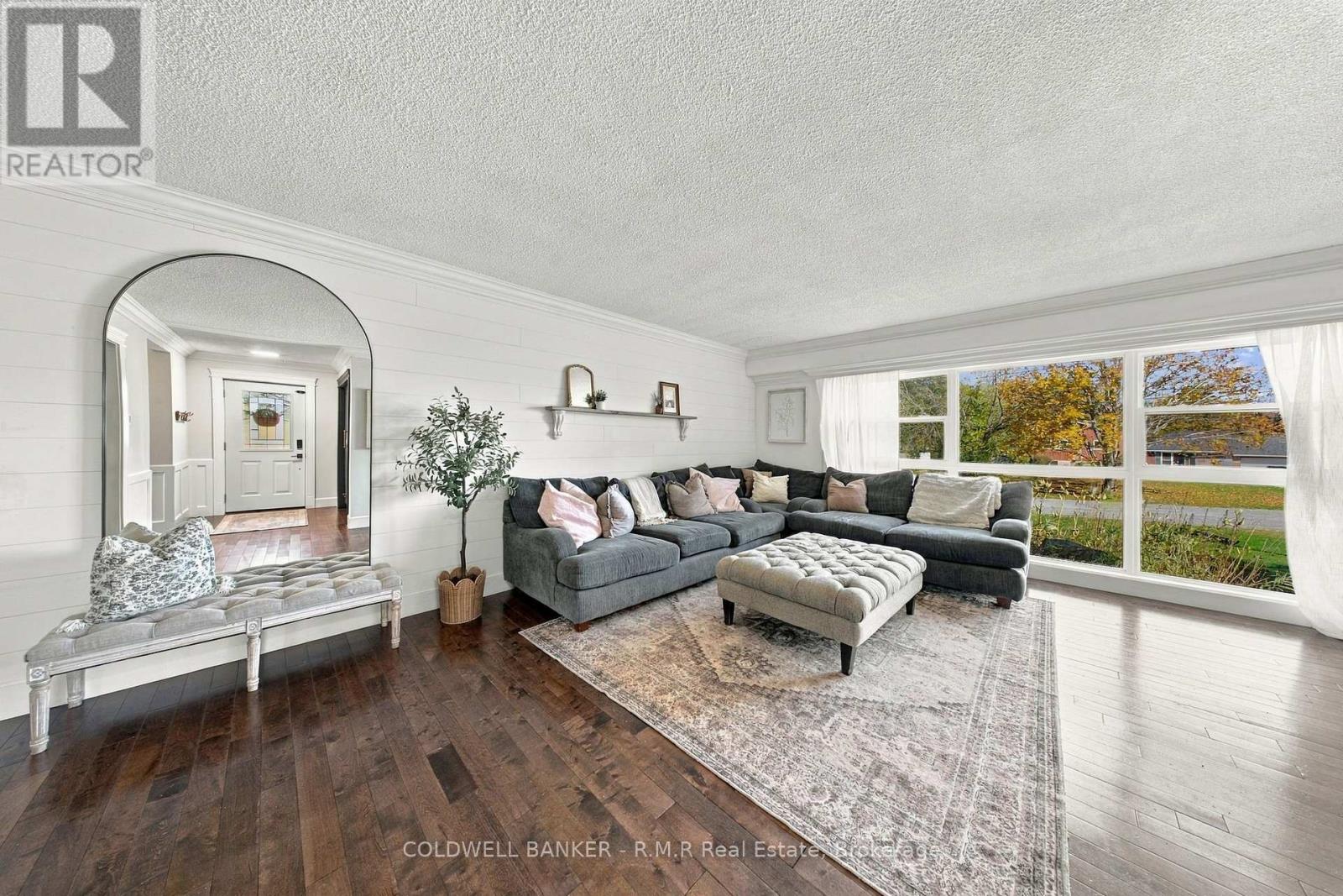 34 HELEN CRESCENT - 20
