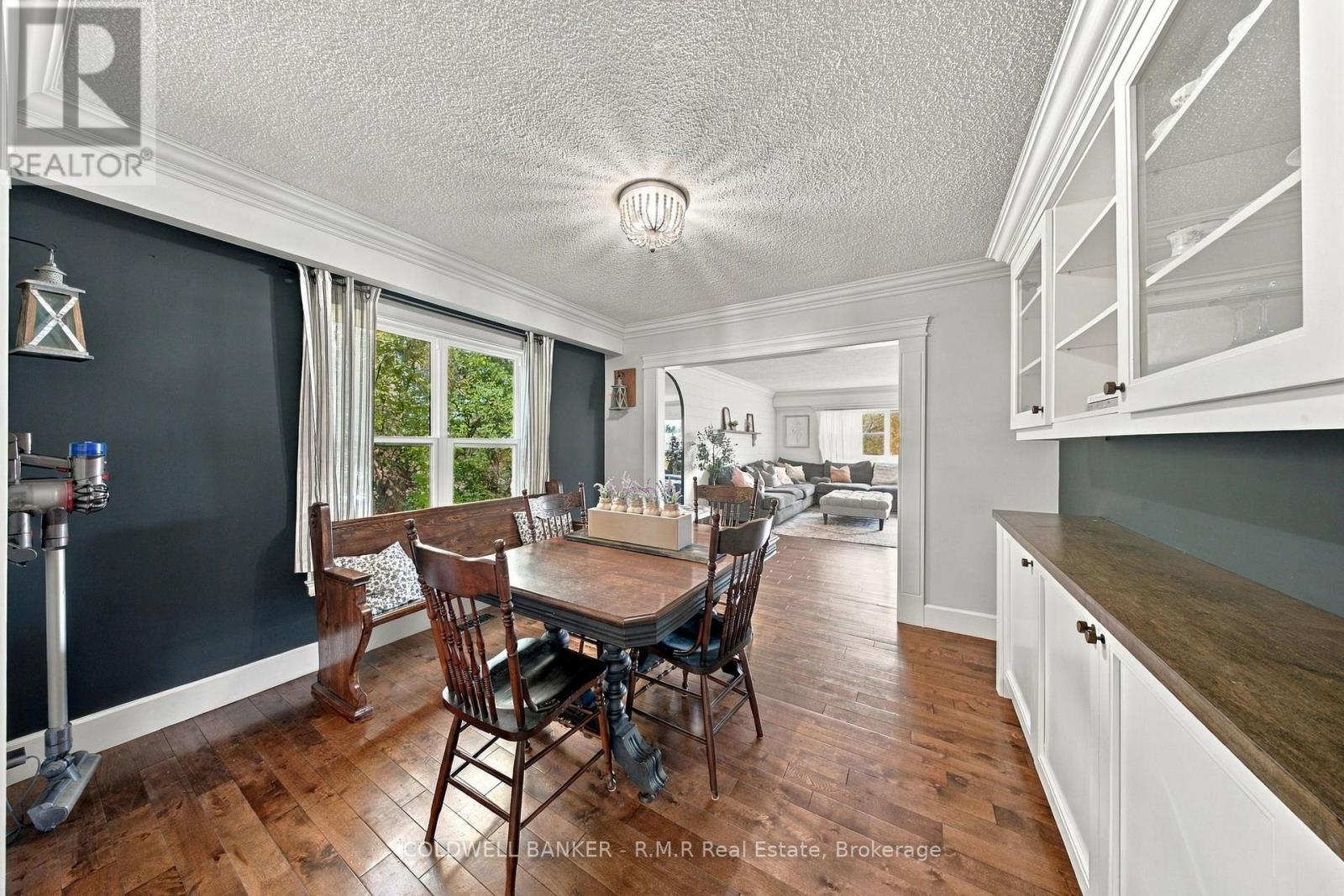 34 HELEN CRESCENT - 25
