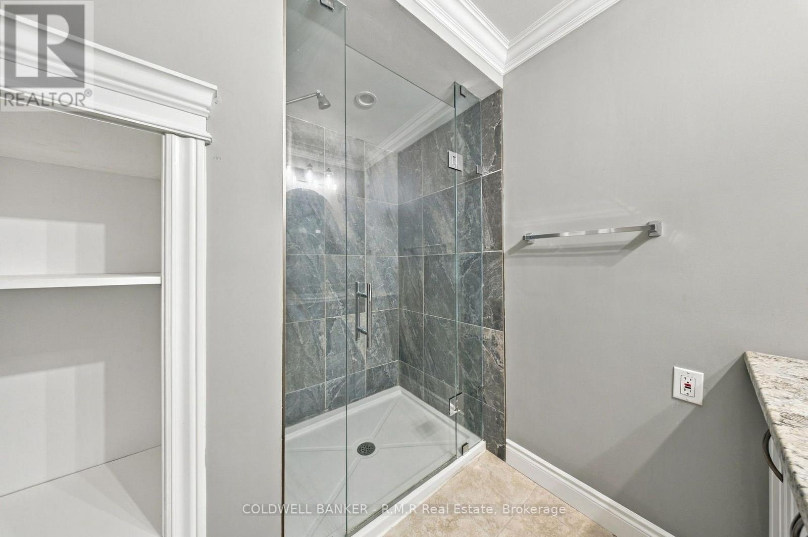 34 HELEN CRESCENT - 36