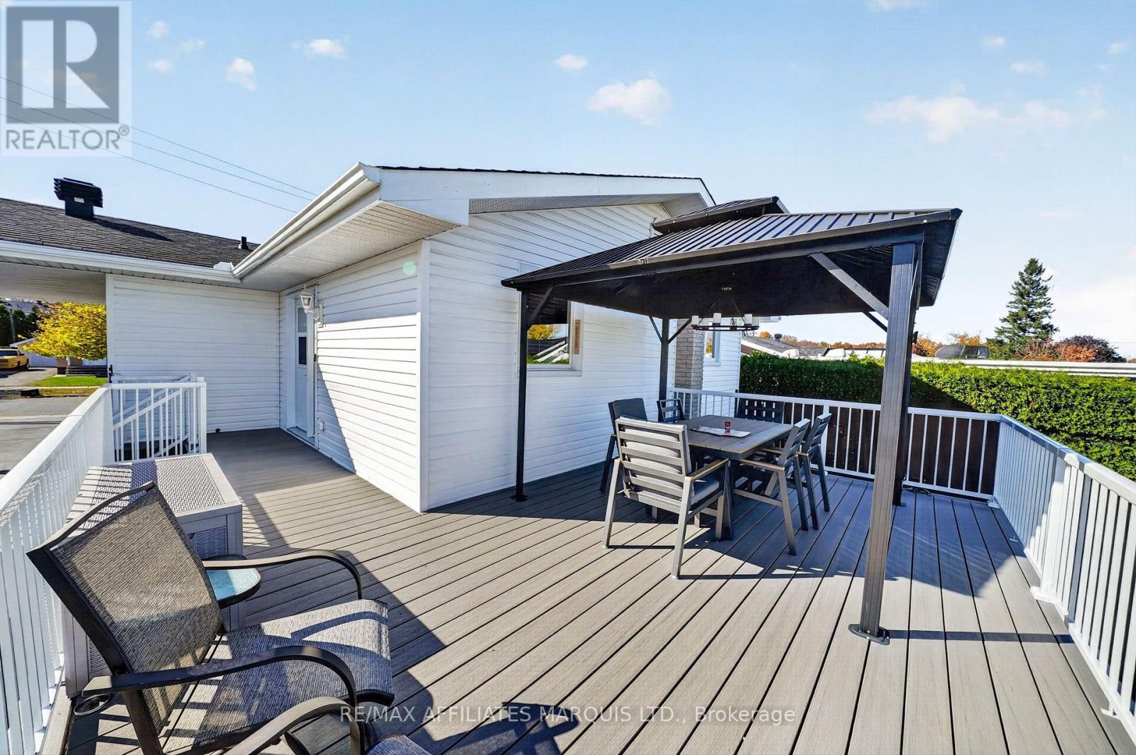 524 ANTHONY STREET - 44