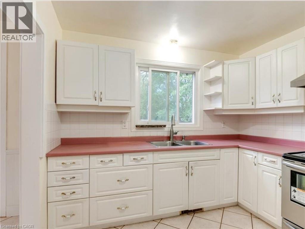 4 Bed, 2 Bath House for Rent in London – 48 MADEIRA Drive, London – MLS# 40872715 - Image 8