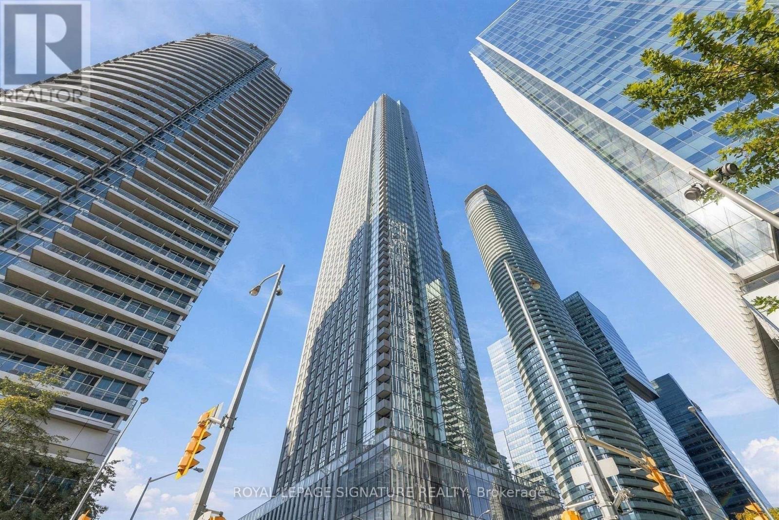 2004- 10 York Street, Toronto, ON photo 22
