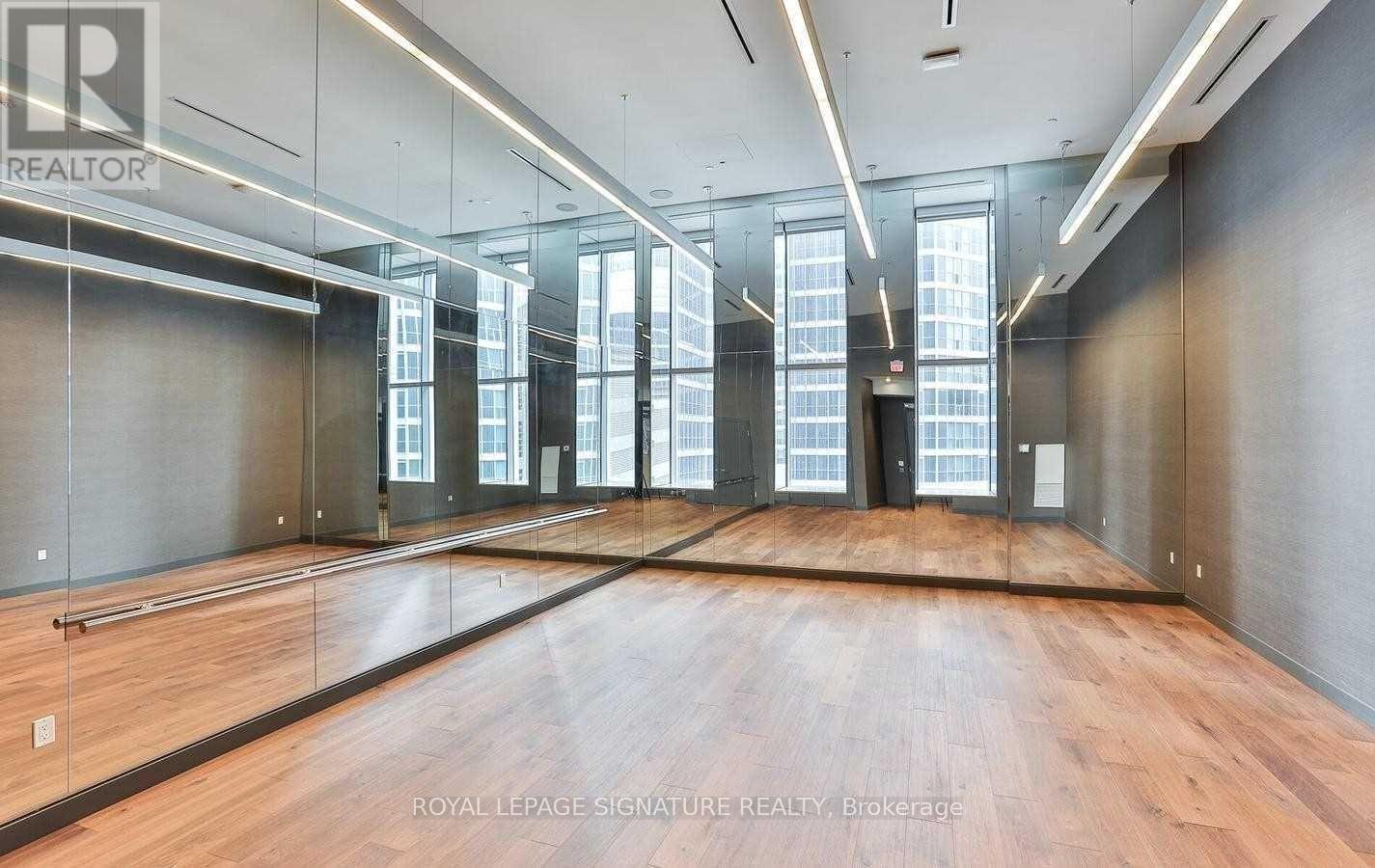 2004- 10 York Street, Toronto, ON photo 32
