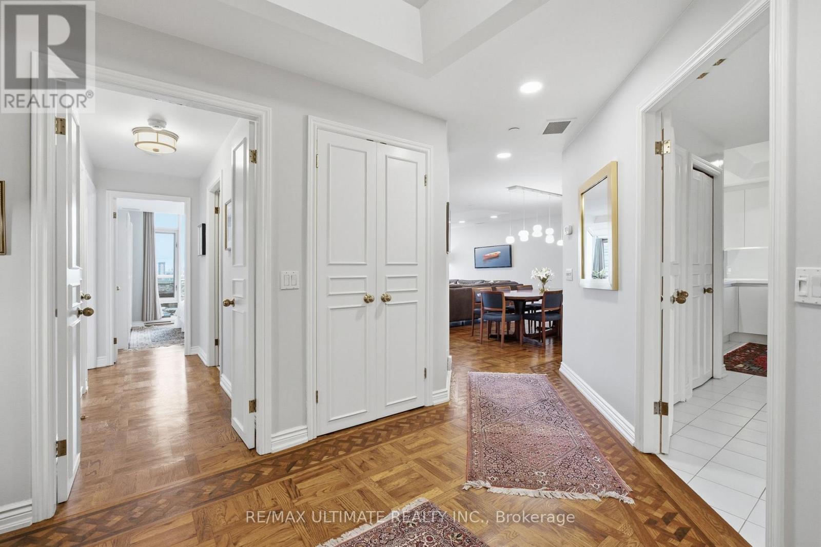 1105- 211 Queens Quay West, Toronto, ON photo 8
