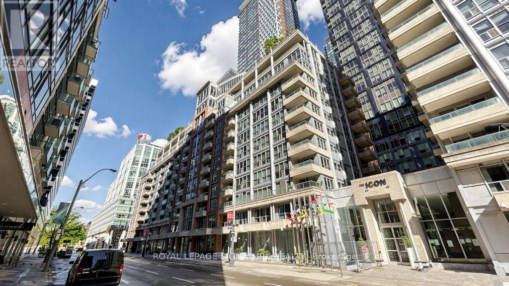 313- 270 Wellington Street West, Toronto, ON