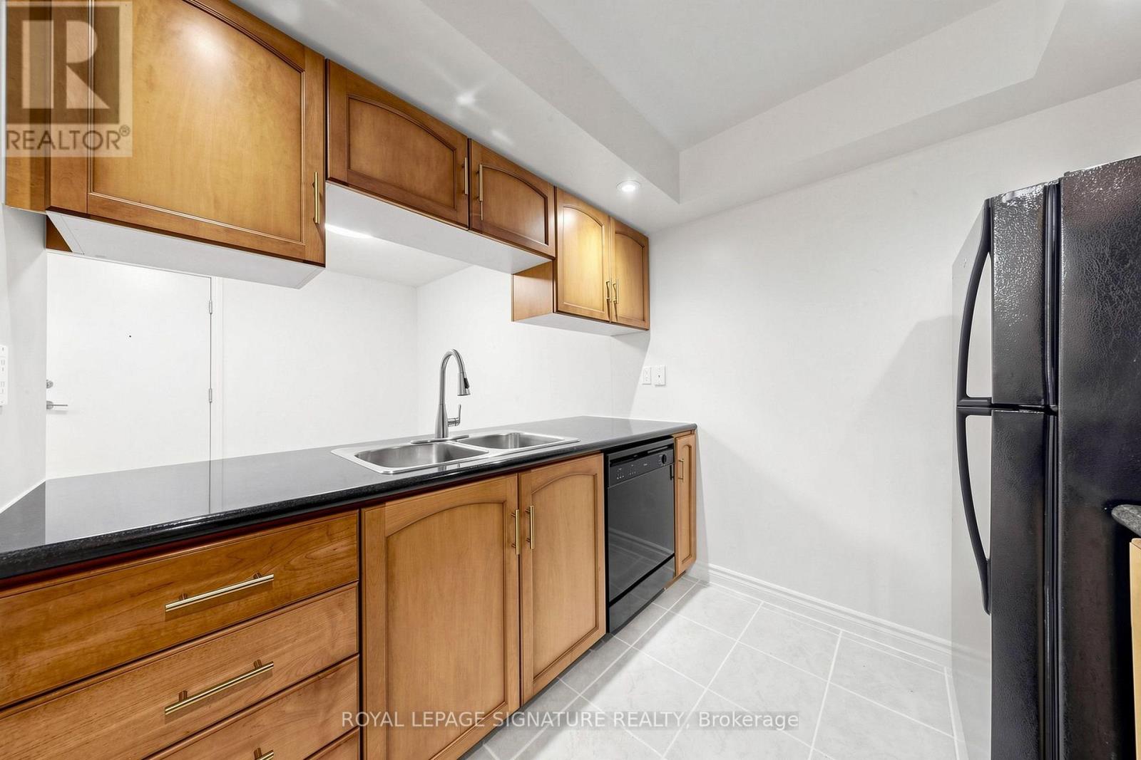 313- 270 Wellington Street West, Toronto, ON photo 10