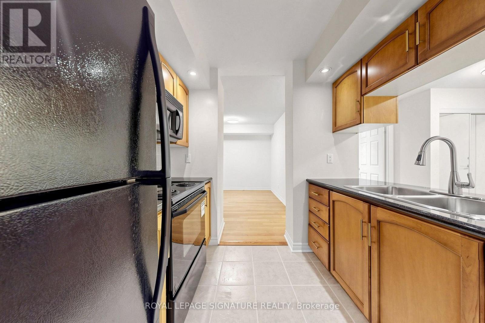 313- 270 Wellington Street West, Toronto, ON photo 11