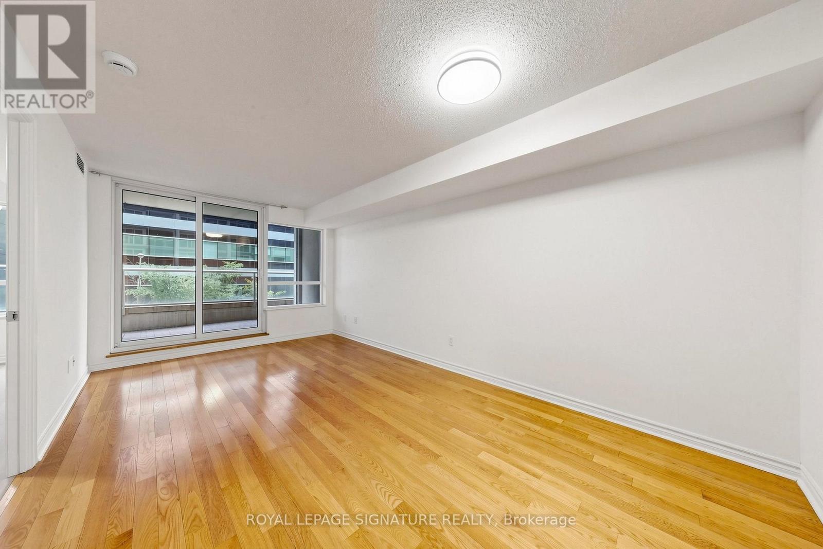 313- 270 Wellington Street West, Toronto, ON photo 14