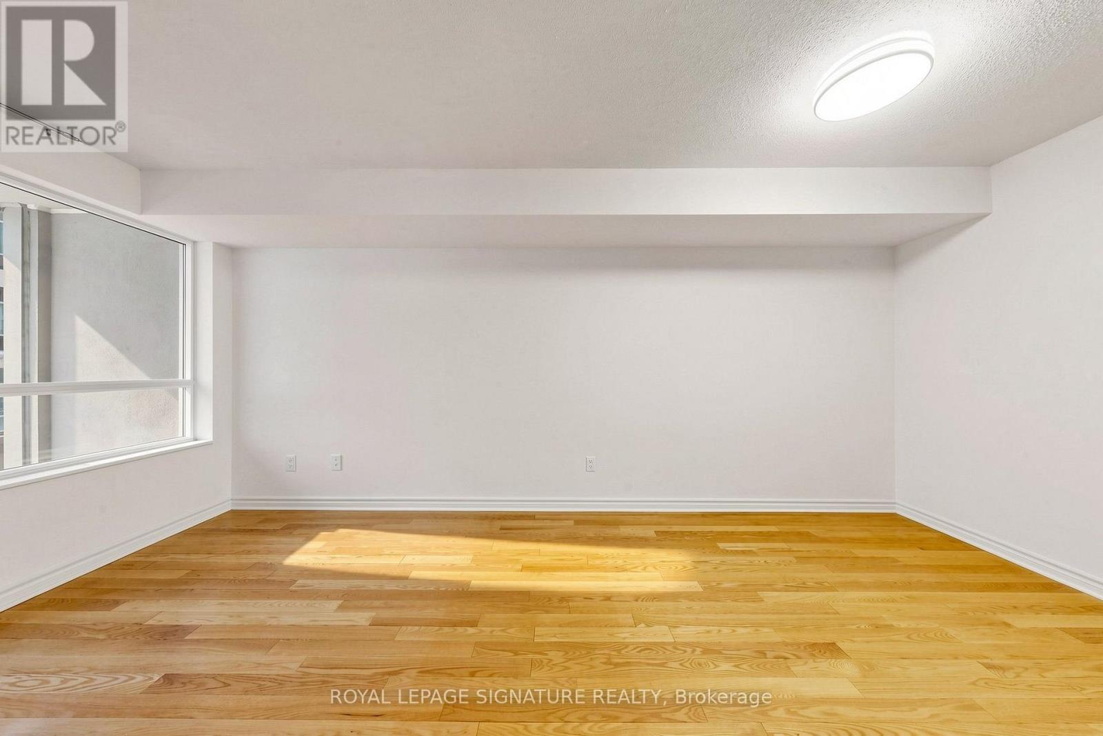 313- 270 Wellington Street West, Toronto, ON photo 15