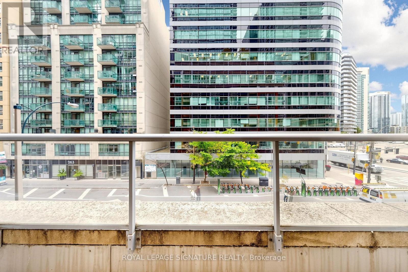 313- 270 Wellington Street West, Toronto, ON photo 25
