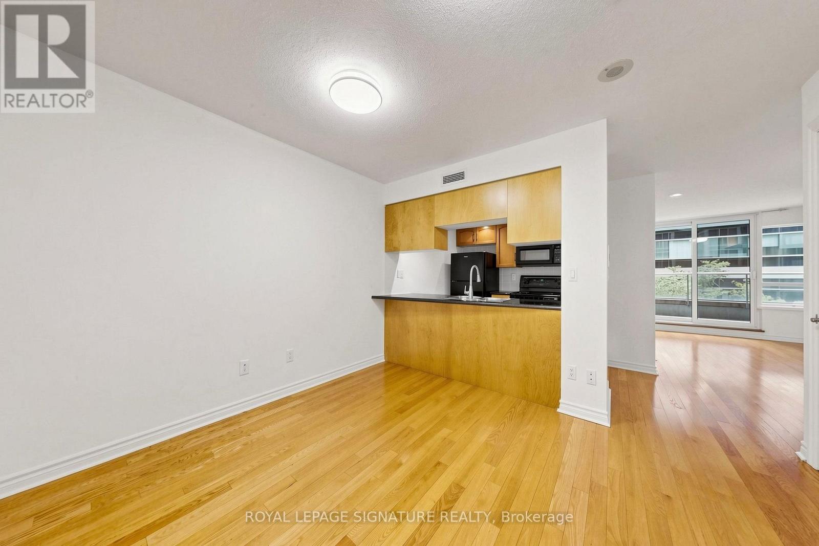 313- 270 Wellington Street West, Toronto, ON photo 7