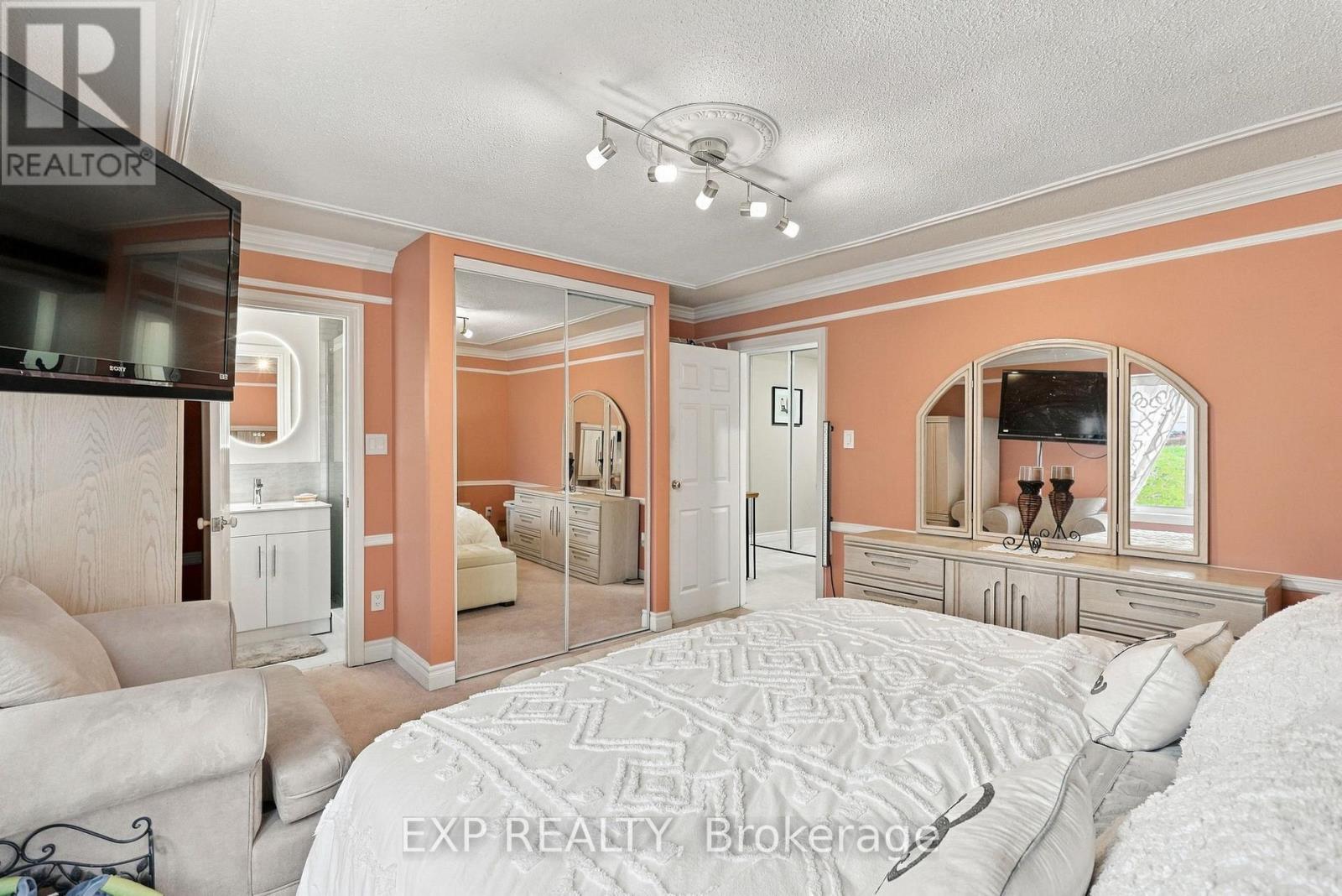 88 Valdor Drive, Toronto, ON photo 10